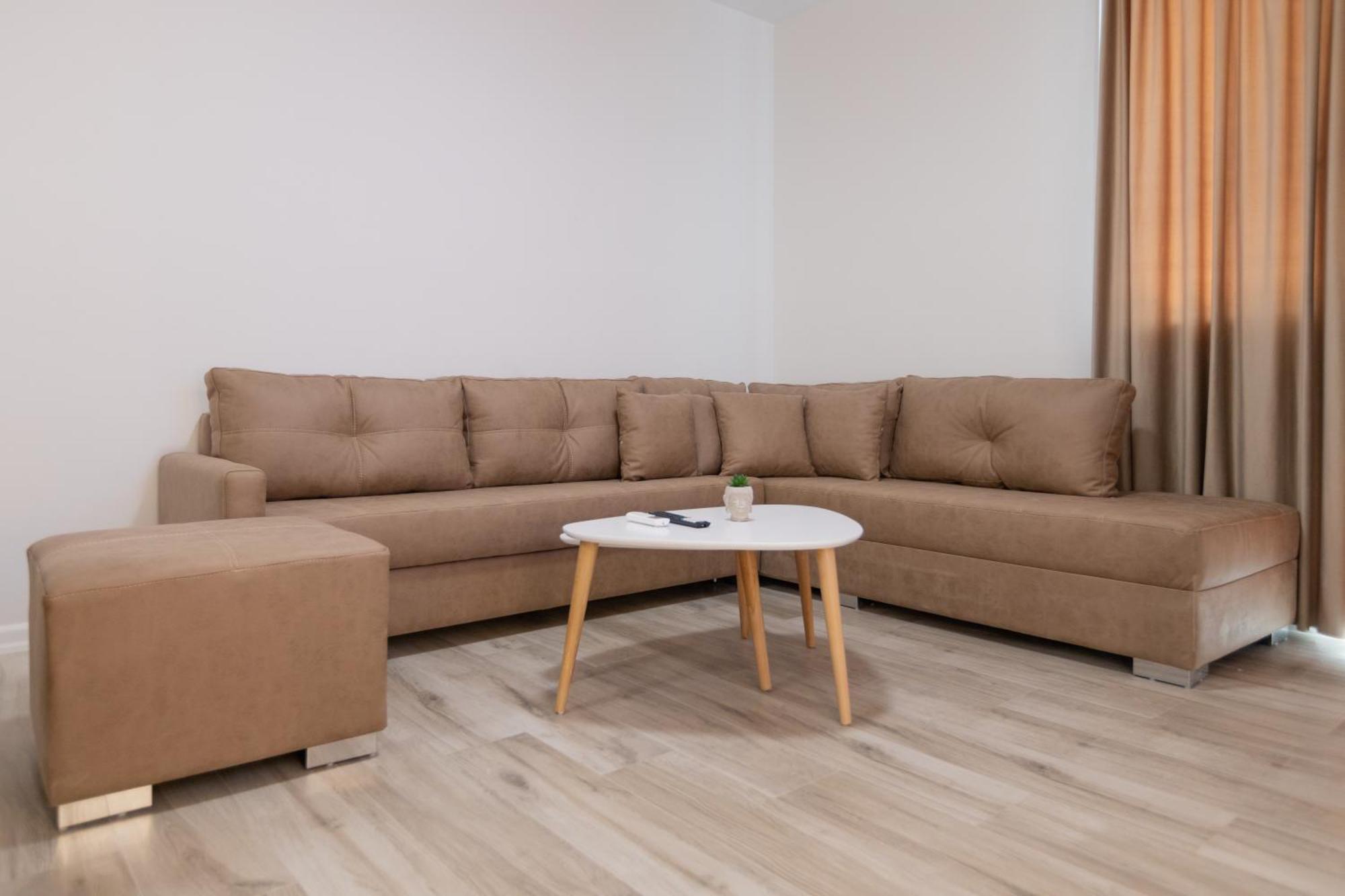Hotel Zani's Wlora
