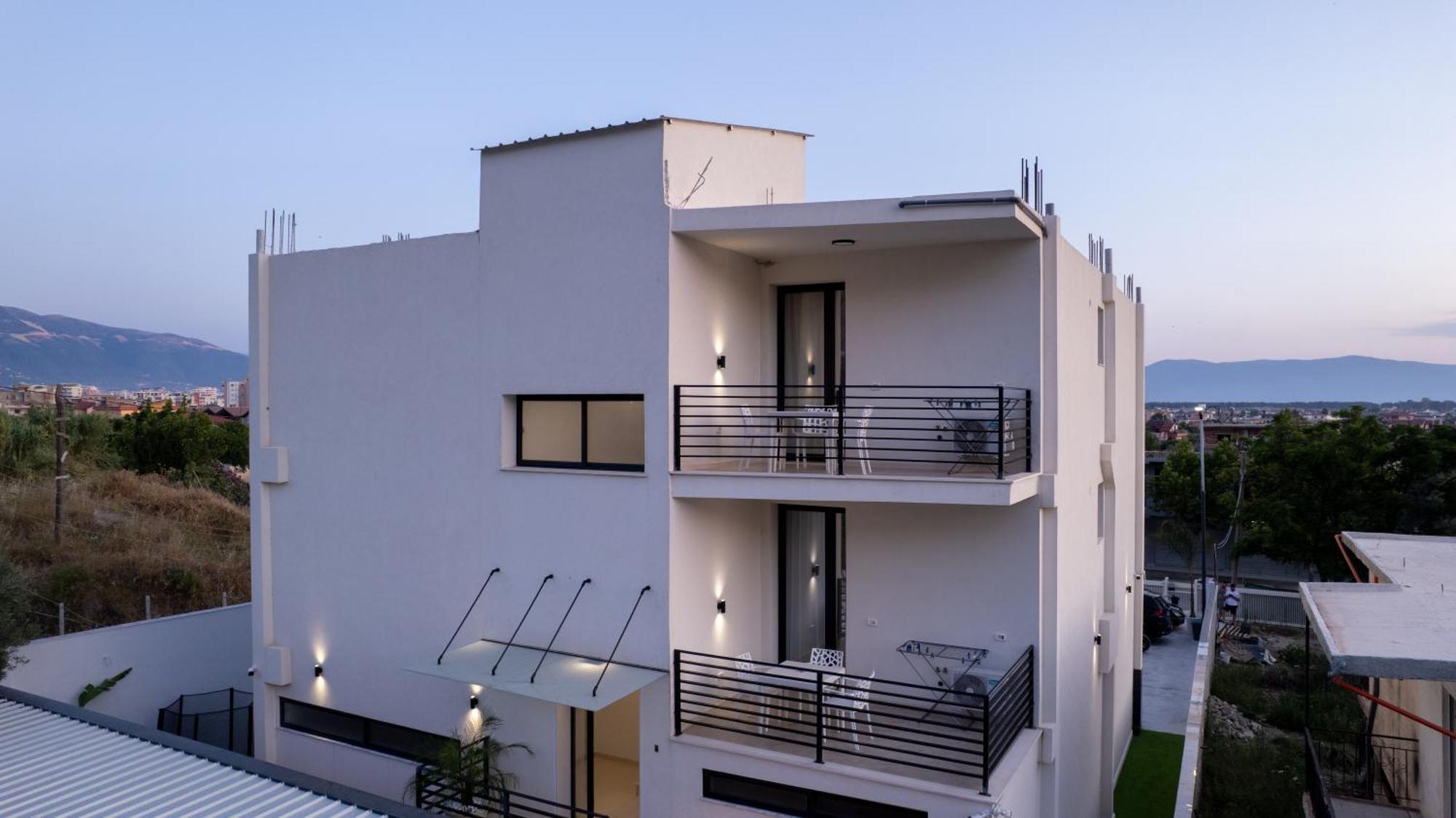 Zani's Hotel Wlora