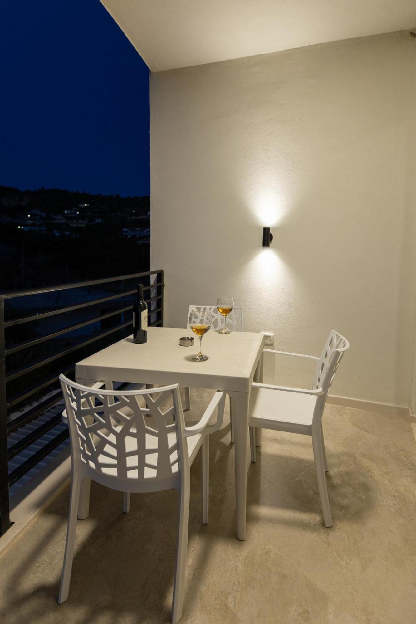 Zani's Hotel Wlora